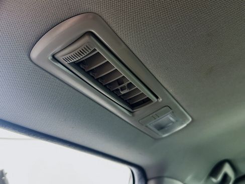 Used 2015 Toyota Highlander XLE image 28