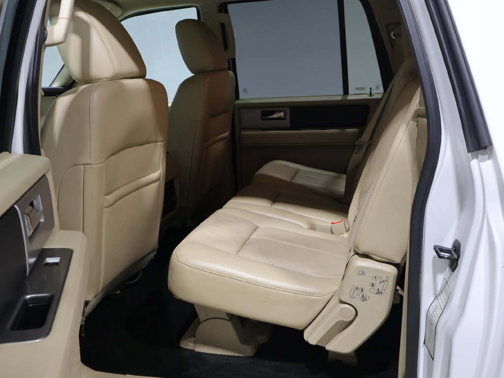 Used 2017 Ford Expedition EL XLT w/ Equipment Group 202A AWD/4WD image 17