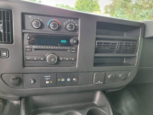 Used 2017 Chevrolet Express 2500 LS RWD image 12