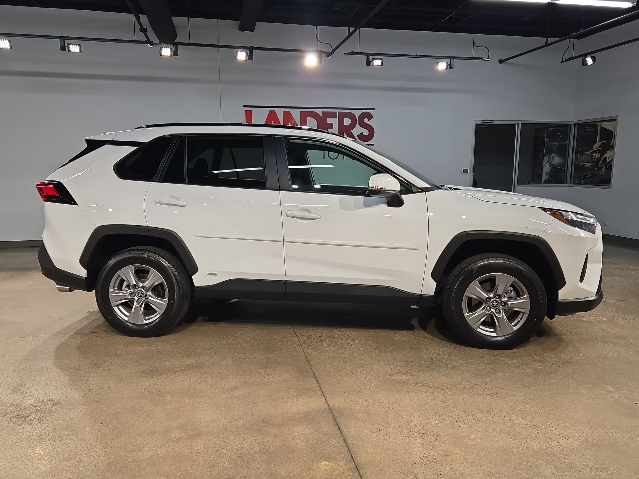 Certified 2024 Toyota RAV4 LE AWD/4WD image 8