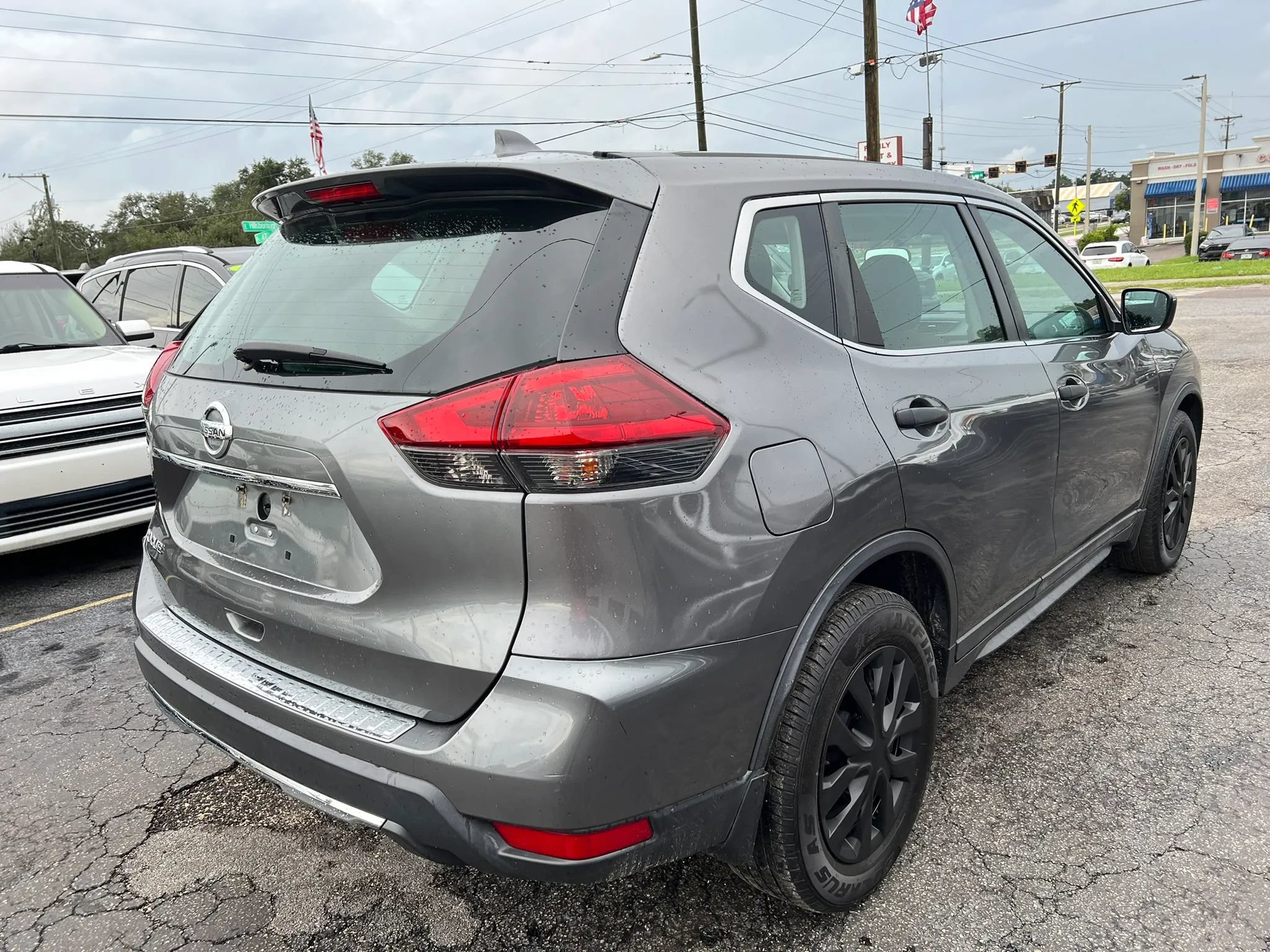 Used 2018 Nissan Rogue S FWD image 5