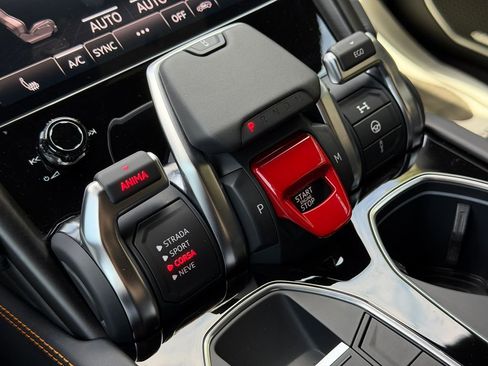 Used 2023 Lamborghini Urus S image 28