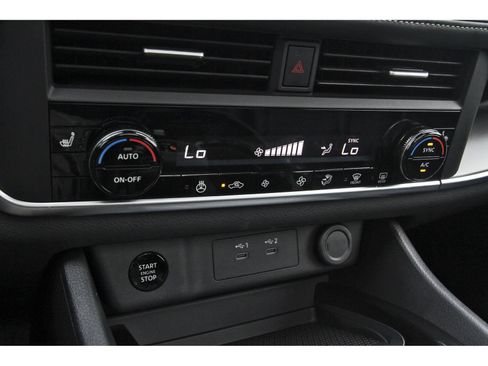 Certified 2026 Nissan Rogue SV w/ SV Premium Package FWD image 25