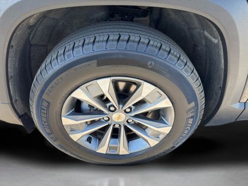 Used 2025 Chevrolet Equinox LT w/ Convenience Package II image 22