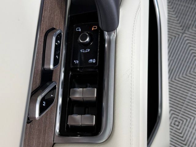 New 2026 Land Rover Range Rover SE AWD/4WD image 32