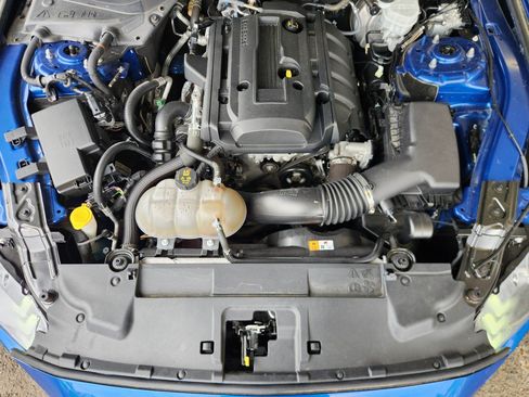 Used 2018 Ford Mustang Coupe RWD image 12