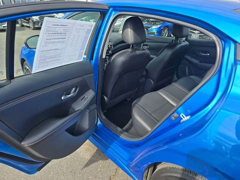 Used 2024 Nissan Sentra SR w/ SR Premium Package image 17