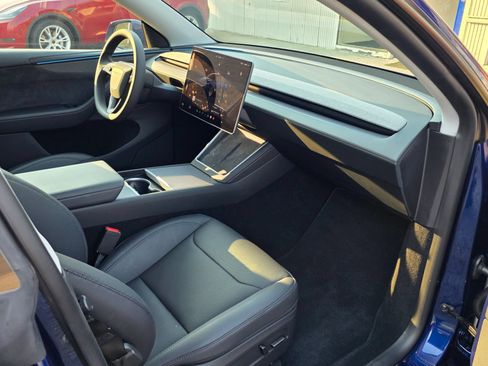 Used 2026 Tesla Model Y AWD image 12