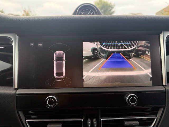 Used 2022 Porsche Macan AWD/4WD image 17