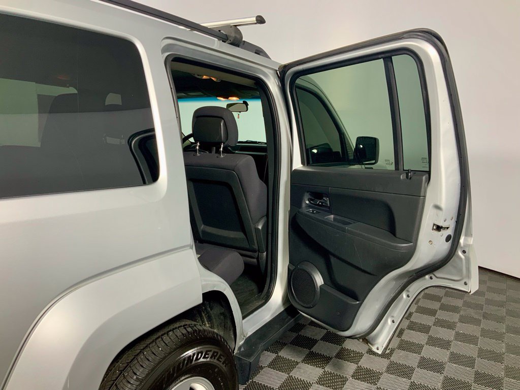 Used 2010 Jeep Liberty Sport w/ Popular Equipment Group AWD/4WD image 26