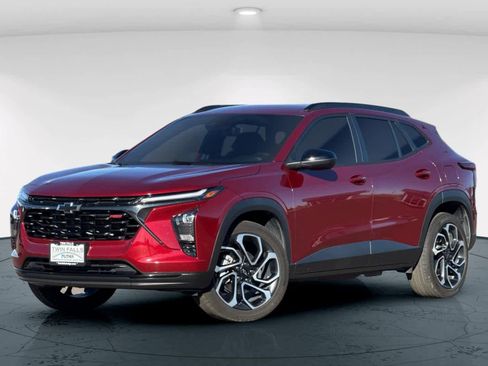 Used 2024 Chevrolet Trax RS w/ Driver Confidence Package image 1