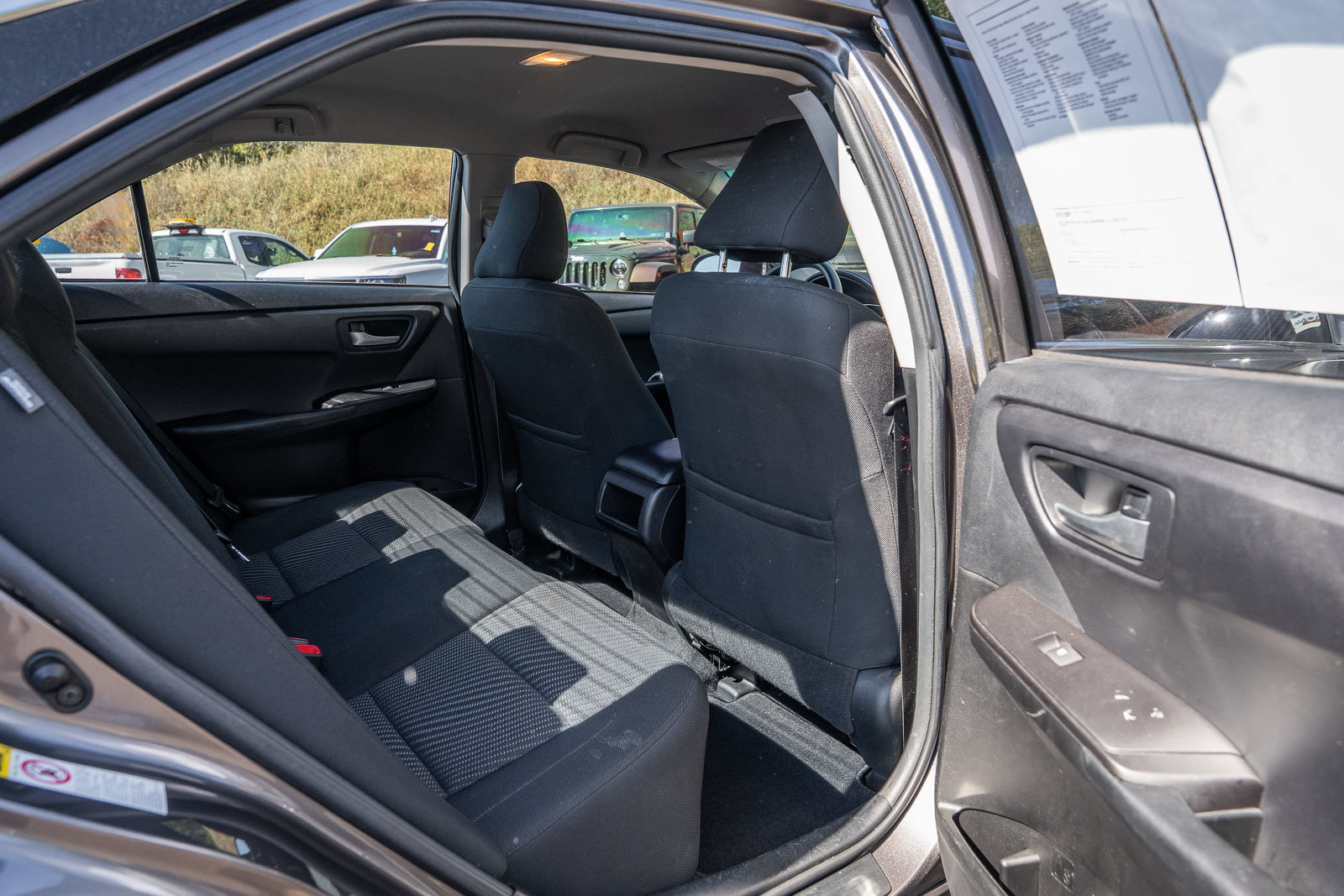 Used 2017 Toyota Camry SE FWD image 13