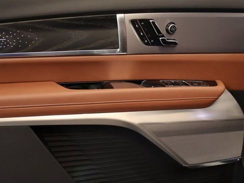 New 2026 Cadillac Vistiq Platinum image 9