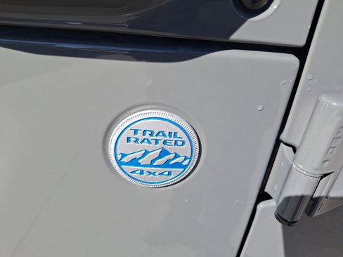 Used 2023 Jeep Wrangler Sahara w/ Cold Weather Group image 14