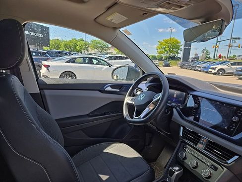 Used 2022 Volkswagen Taos SE AWD/4WD image 37