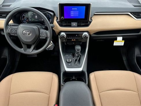 Used 2025 Toyota RAV4 LE image 11