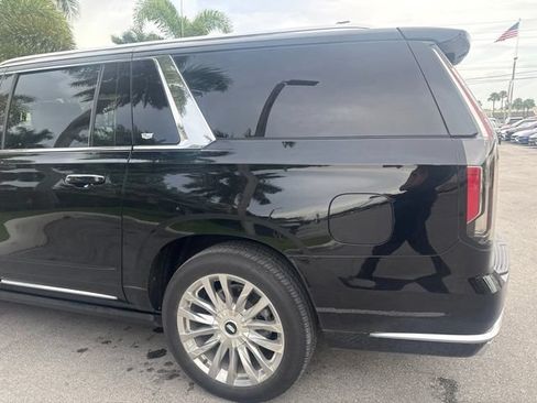 Used 2024 Cadillac Escalade ESV Premium Luxury w/ Performance Package AWD/4WD image 8
