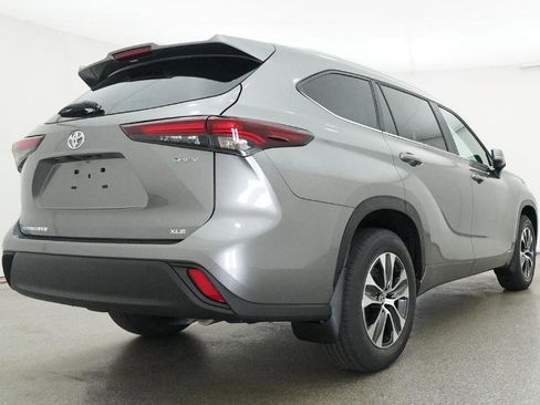 New 2026 Toyota Highlander XLE image 33