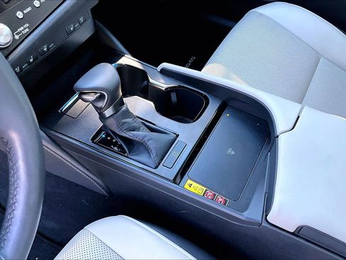 Used 2024 Lexus ES 350 w/ Premium Package image 16