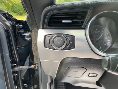 Used 2022 Ford Mustang Premium image 14