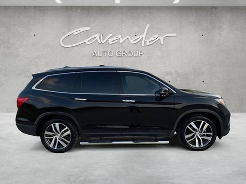 Used 2018 Honda Pilot Touring image 17
