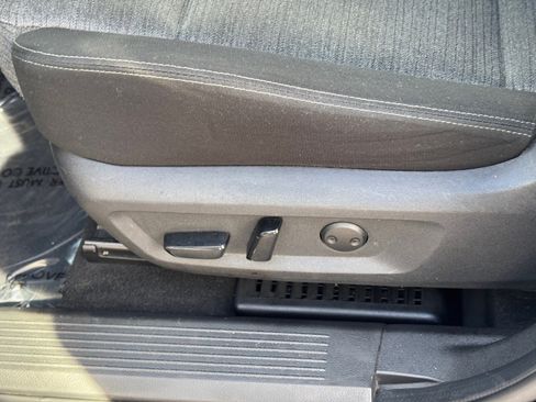 Used 2023 Nissan Rogue SV image 19