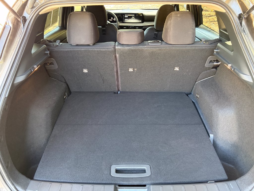 Used 2025 Nissan Kicks SV FWD image 6