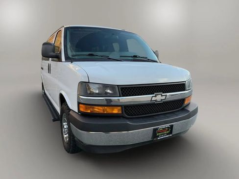 Used 2018 Chevrolet Express 3500 LT w/ LT Preferred Equipment Group image 12