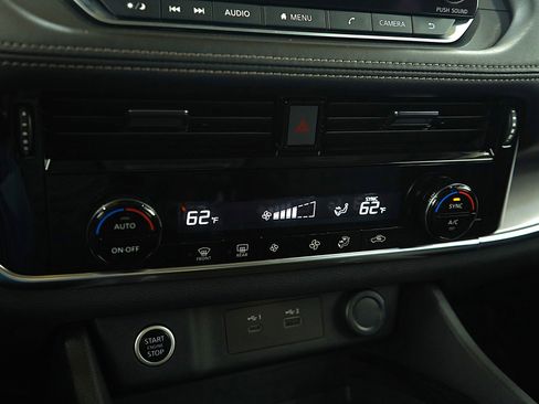 Used 2022 Nissan Rogue SV image 22