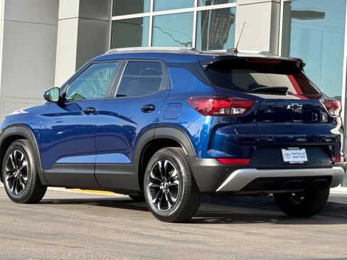Used 2022 Chevrolet TrailBlazer LT w/ Sun and Liftgate Package image 7