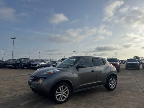 Used 2011 Nissan Juke SL FWD image 9