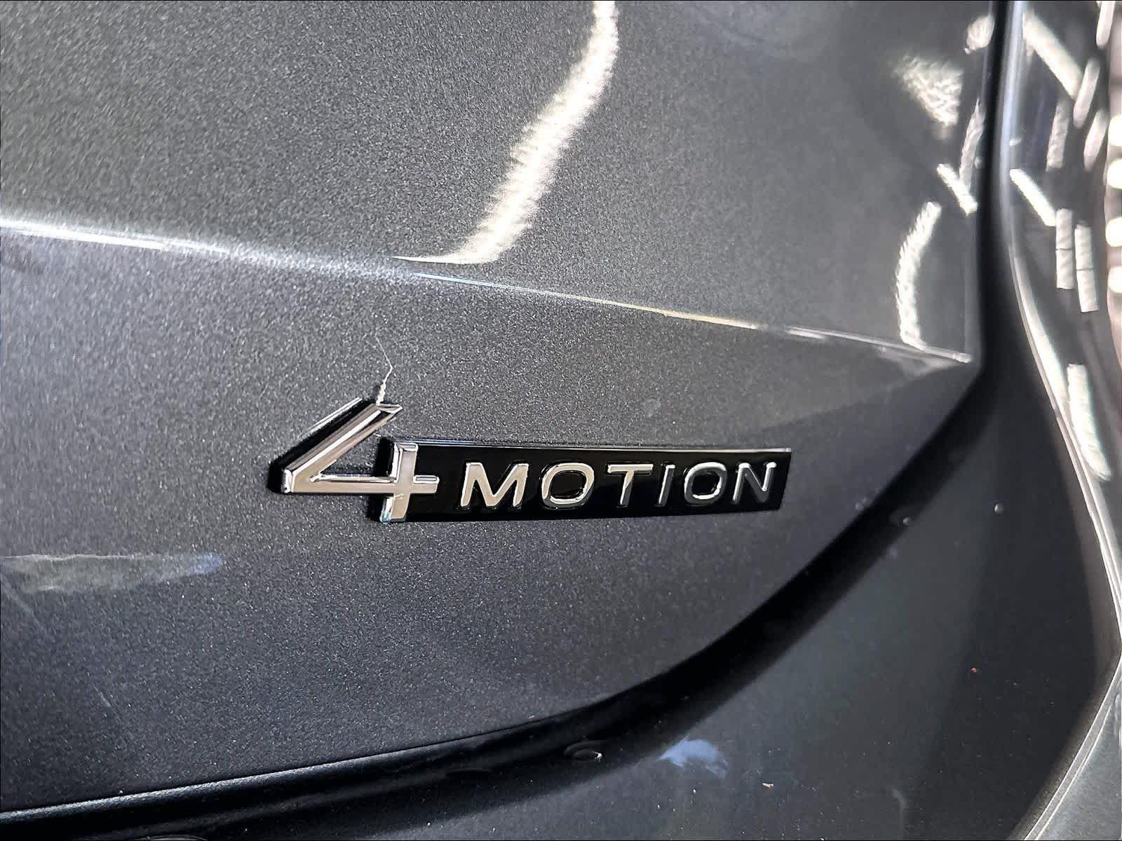 New 2026 Volkswagen Tiguan SE R-Line AWD/4WD image 9