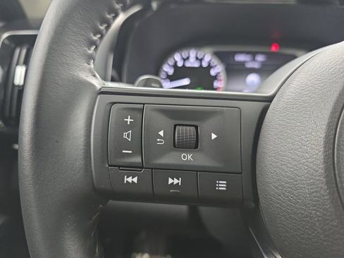 Used 2024 Nissan Pathfinder SV w/ SV Premium Package image 36