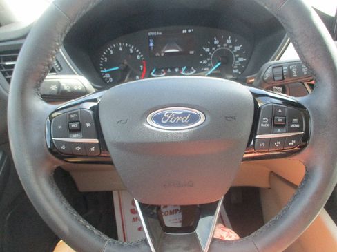 Used 2022 Ford Escape SEL FWD image 12