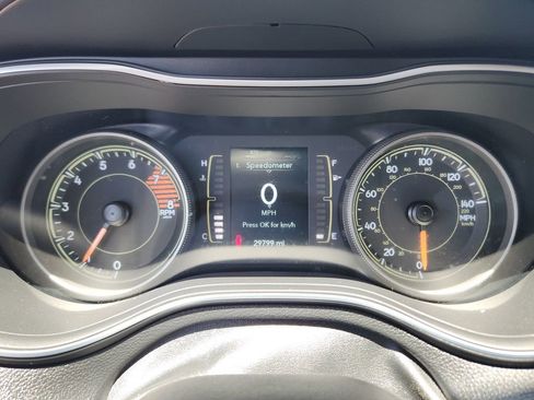 Used 2022 Jeep Cherokee Latitude image 24