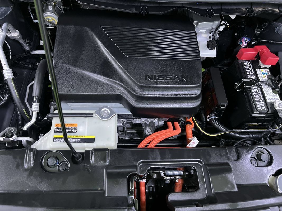 Used 2025 Nissan Leaf S FWD image 25