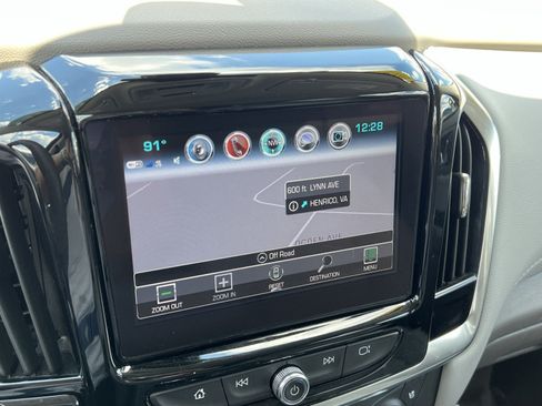 Used 2019 Chevrolet Traverse Premier w/ Driver Confidence II Package FWD image 17