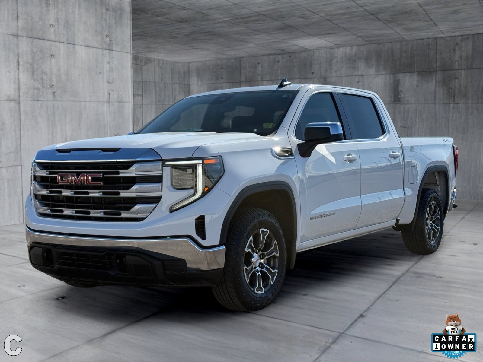 Used 2024 GMC Sierra 1500 SLE AWD/4WD image 2
