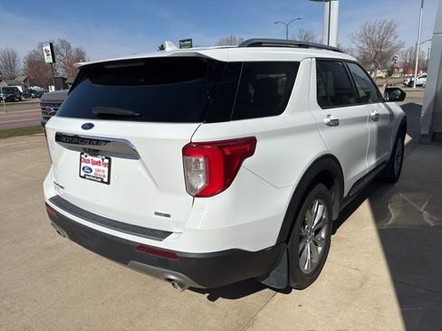 Certified 2020 Ford Explorer Limited AWD/4WD image 4