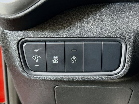 Used 2025 Kia Soul LX w/ LX Technology Package image 16