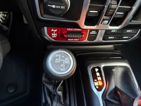 Used 2024 Jeep Gladiator Mojave image 23