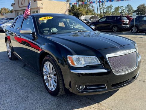 Used 2013 Chrysler 300 C image 3