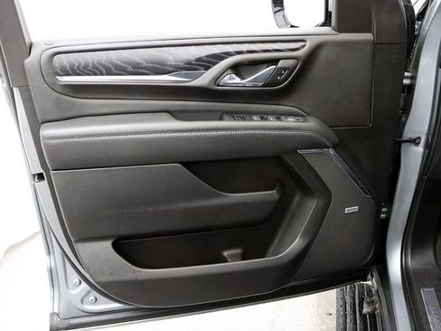 Used 2023 GMC Yukon XL Denali image 25