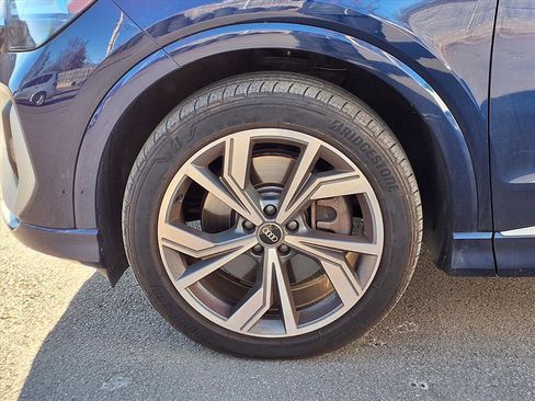 Used 2023 Audi Q4 e-tron Premium image 25