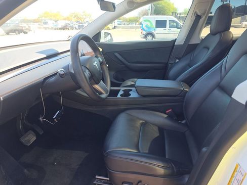 Used 2022 Tesla Model Y Long Range image 3