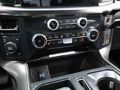 Used 2024 Ford F150 Lariat AWD/4WD image 31