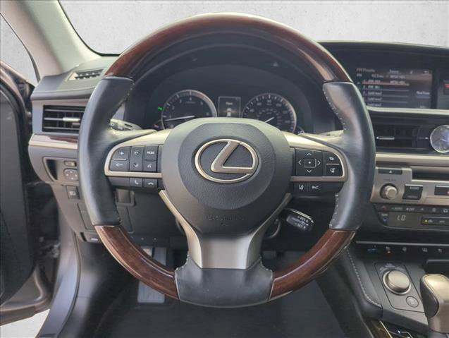 Used 2018 Lexus ES 350 w/ Luxury Package w/Wood Trim FWD image 15