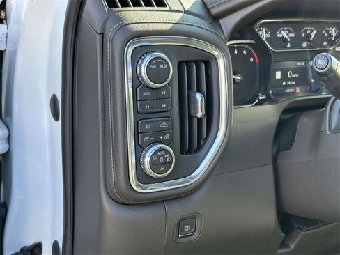 Used 2021 GMC Sierra 1500 SLT w/ SLT Premium Plus Package image 18