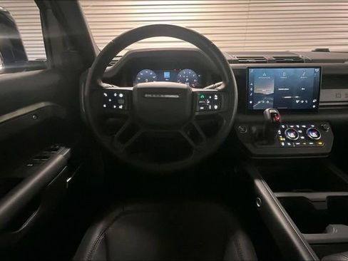 Certified 2025 Land Rover Defender 130 X-Dynamic SE AWD/4WD image 4