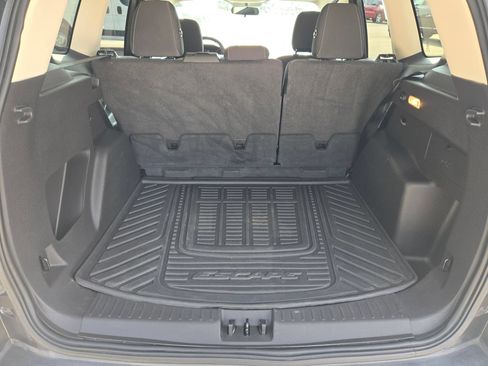 Used 2018 Ford Escape SE w/ SE Sync 3 Package FWD image 23